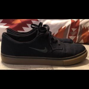 Nike SB Clutch